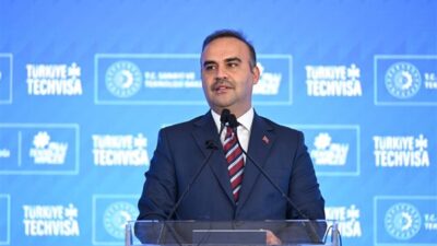 Sanayi ve Teknoloji Bakanı Mehmet Fatih Kacır; tekstil, hazır giyim,