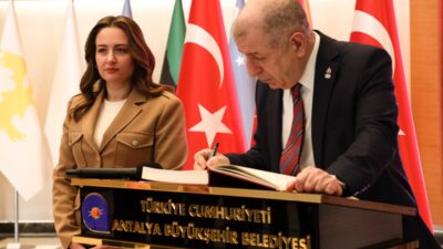 Antalya Büyükşehir Belediyesi Başkan Vekili Büşra Özdemir, Zafer Partisi Genel