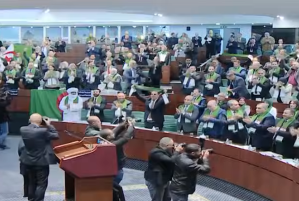 Stockholm, 25 Aralık (Hibya) - Cezayir parlamentosu, Kuzey Afrika devletinin