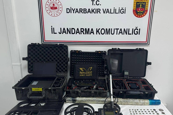Diyarbakır İl Jandarma Komutanlığı’nca yürütülen çalışmalarda 110 aranan şahıs yakalanırken,