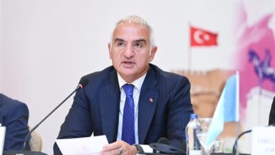 Kültür ve Turizm Bakanı Mehmet Nuri Ersoy, Üsküdar’daki Karacaahmet Sultan