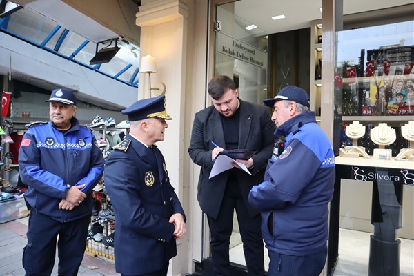 İzmit Belediyesi, kaldırım ve kamu alanı işgallerine karşı 1 Ocak