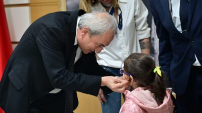 Kepez Belediye Başkanı Mesut Kocagöz, ilçedeki 119 okulda 24 bin