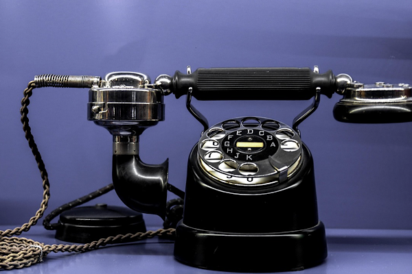 Paris, 6 Aralık (Hibya)-Spot: Fransa Cumhurbaşkanı Emmanuel Macron, Ukrayna Cumhurbaşkanı Volodimir