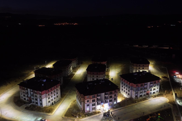 Malatya Valisi Seddar Yavuz, Darende ilçesinde yapımı tamamlanan ve devam