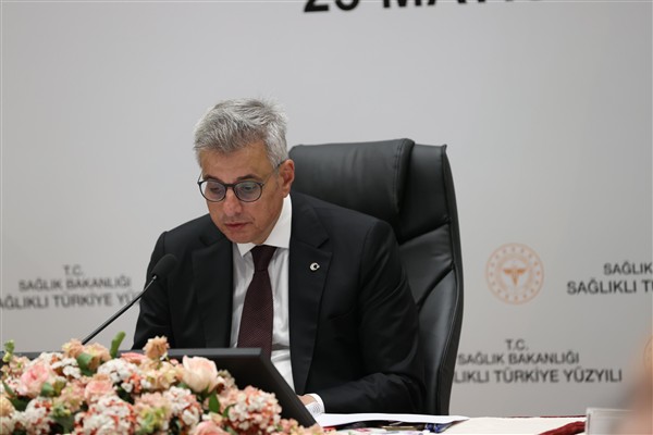 Sağlık Bakanı Kemal Memişoğlu, Adalet ve Kalkınma Partisi (AK Parti)