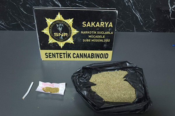 Sakarya İl Emniyet Müdürlüğü tarafından Adapazarı ilçesinde düzenlenen operasyonda 9