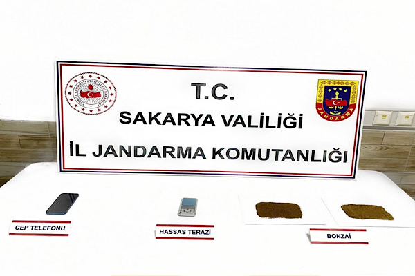 Sakarya İl Jandarma Komutanlığı ekiplerince Karasu ilçesinde düzenlenen uyuşturucu operasyonunda