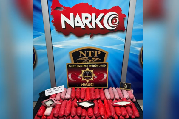 İçişleri Bakanı Ali Yerlikaya, Siirt’te küçükbaş hayvanların karın boşluklarının içine