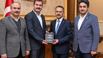 Uluslararası Eğitimciler Derneği Genel Başkanı Yusuf Irmak ve beraberindeki heyet,