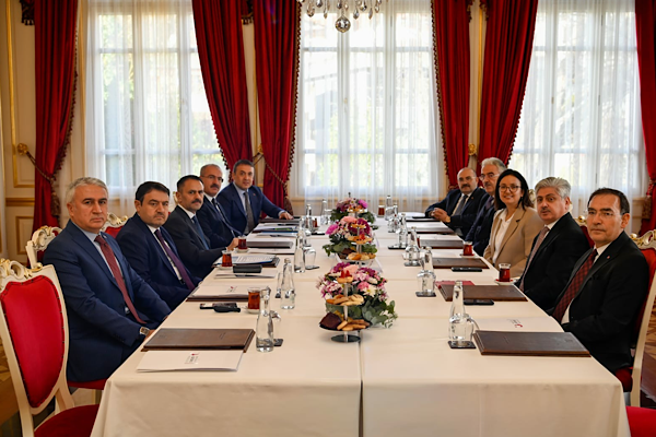 Yalova Valiliği ev sahipliğinde düzenlenen Düzensiz Göçle Mücadele Toplantısı'nda 