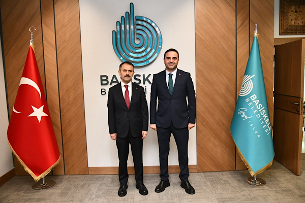 Kocaeli Valisi İlhami Aktaş, ilçe ziyaretleri kapsamında Başiskele Belediyesi'ni ziyaret