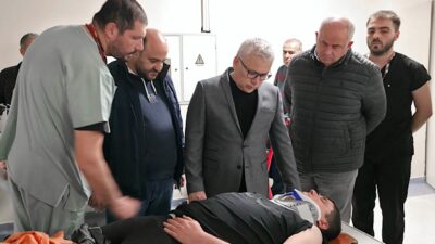 Zara ilçesi D-200 Karayolu’nda meydana gelen tek taraflı kazada yaralanan