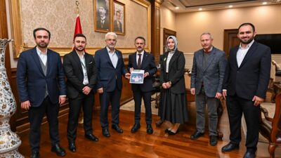 Yeşilay Kocaeli Şubesi Başkanı Bekir Yümnü ve yeni yönetimi, çalışmalarına