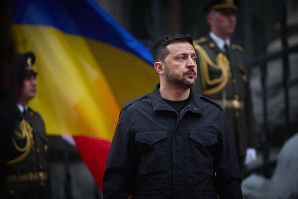 Kiev, 25 Aralık (Hibya)- Ukrayna Devlet Başkanı Volodimir Zelenski, Pavlo