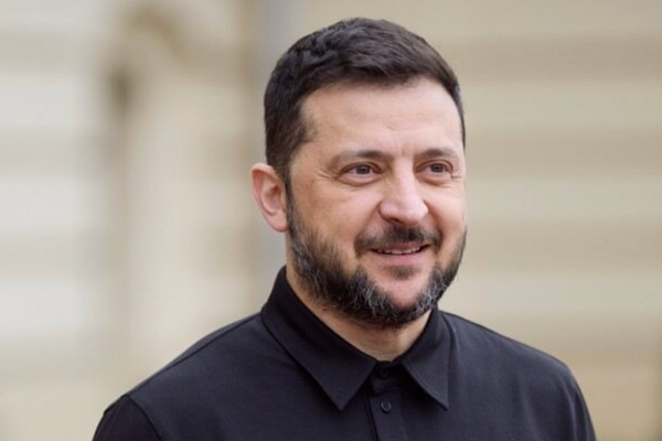 Kiev, 15 Aralık (Hibya)-Ukrayna Devlet Başkanı Volodimir Zelenski, Hanuka’nın özellikle