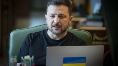 Kiev, 22 Aralık (Hibya)- Ukrayna Devlet Başkanı Volodimir Zelenski, silah,