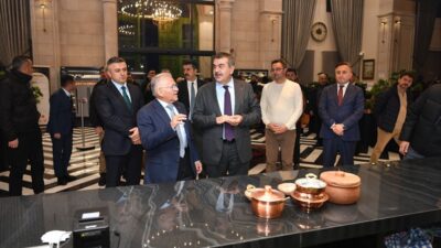 Milli Eğitim Bakanı Yusuf Tekin, Kayseri Büyükşehir Belediye Başkanı Memduh