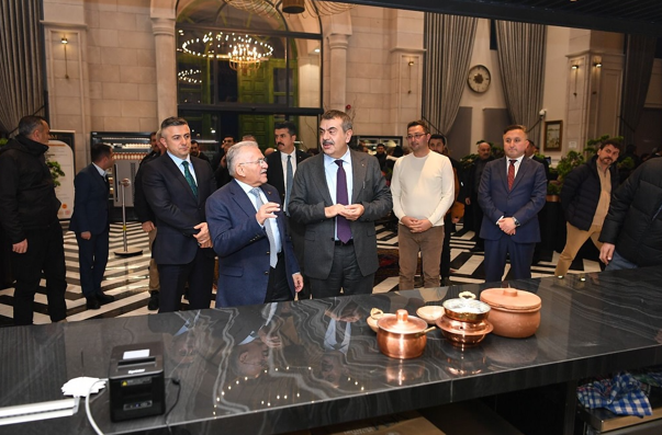 Milli Eğitim Bakanı Yusuf Tekin, Kayseri Büyükşehir Belediye Başkanı Memduh