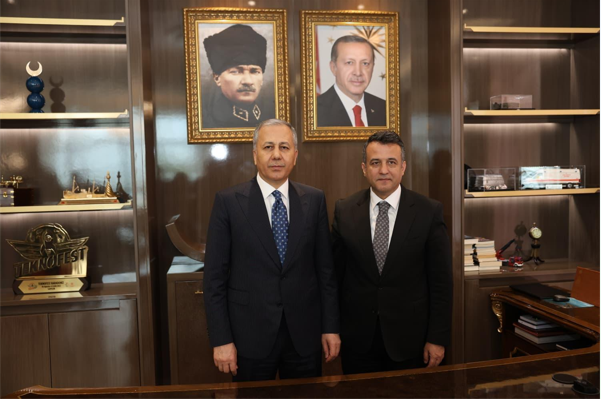 İçişleri Bakanı Ali Yerlikaya, Samsun programı kapsamında Büyükşehir Belediye Başkanı