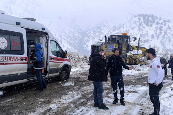 Diyarbakır genelinde etkili olan kar yağışı nedeniyle yürütülen çalışmalar kapsamında,