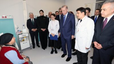 Cumhurbaşkanı Recep Tayyip Erdoğan, Aydın Şehir Hastanesi'nde tedavi gören hastalara