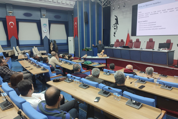 Kayseri Büyükşehir Belediyesi tarafından, Büyükşehir Meclis Salonu’nda ve Merkez Kütüphanesi’nde