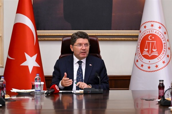 Adalet Bakanı Yılmaz Tunç, İstanbul Güngören'de öldürülen Atlas Çağlayan ile