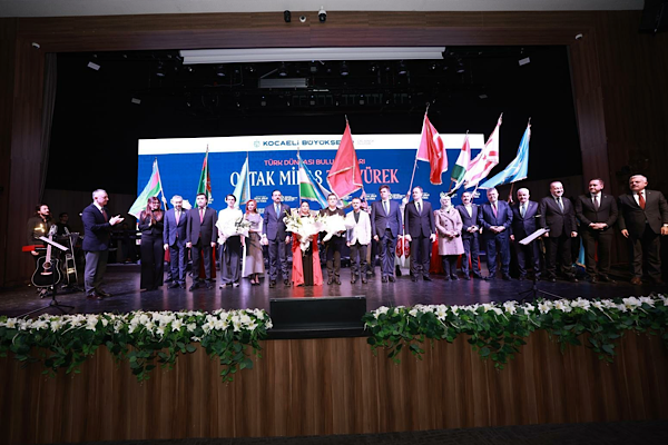 Kocaeli’de düzenlenen “Ortak Miras Tek Yürek” programına katılan Kocaeli Valisi