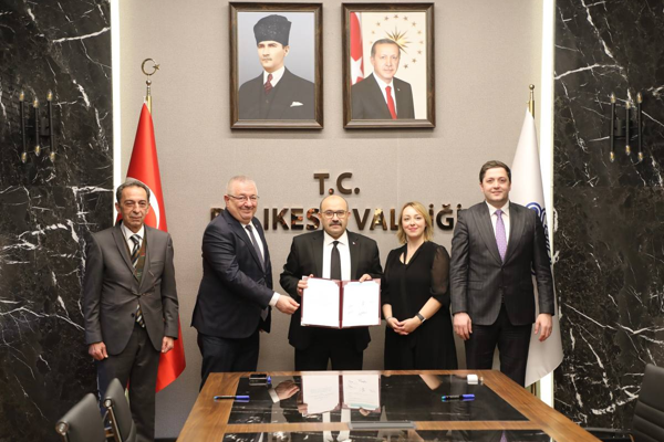 Edremit Belediyesi, ilçenin farklı mahallelerinde sağlık ve sosyal alanlarında hizmeti