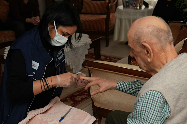 Kadıköy Belediyesi tarafından, ilçede ikamet eden 65 yaş ve üzeri,