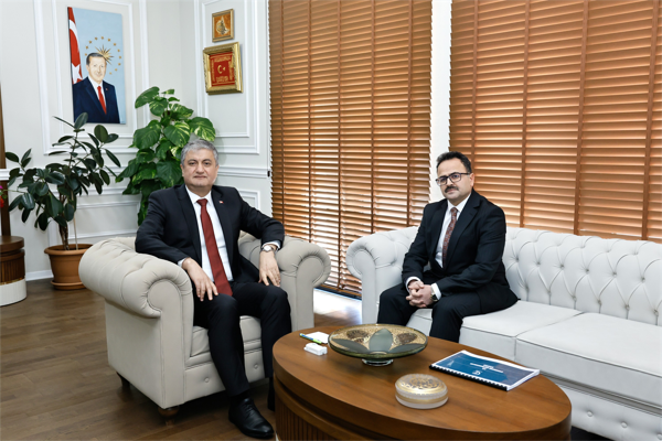 Adana Valisi Mustafa Yavuz, Çukurova Kaymakamlığı'nı ziyaret ederek yürütülen projeler