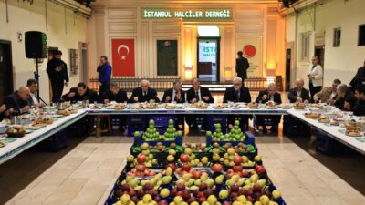 İstanbul Büyükşehir Belediyesi (İBB) Başkanvekili Nuri Aslan, Bayrampaşa’da hal esnafıyla