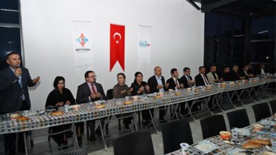 Batman Valisi Ekrem Canalp, merkez mahalle ve köy muhtarlarıyla iftar