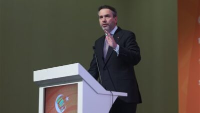 Enerji ve Tabii Kaynaklar Bakanı Alparslan Bayraktar, Yıldırım sondaj gemisinde