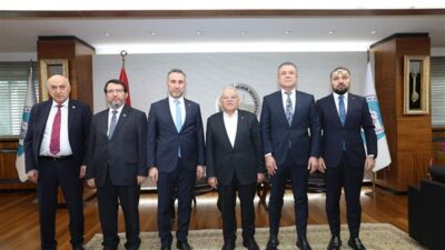 Kayseri Büyükşehir Belediye Başkanı Memduh Büyükkılıç, belediyede gerçekleşen ziyaretler kapsamında