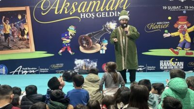 Çorum’da Ramazan ayı etkinlikleri kapsamında “Kutsal Emanetler Sergisi” Bedesten’de ziyaretçilere