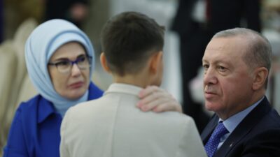 Cumhurbaşkanı Recep Tayyip Erdoğan, devlet himayesindeki çocuklarla iftar programında bir