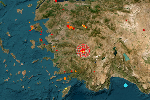 Denizli'de 4.0 büyüklüğünde deprem meydana geldi