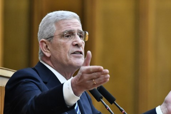 İYİ Parti Genel Başkanı Müsavat Dervişoğlu, İstanbul'da bir lisede meydana