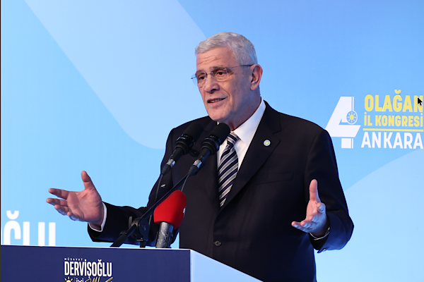 İYİ Parti Genel Başkanı Müsavat Dervişoğlu, Karaman’da İstiklal Marşı’nın Arapça