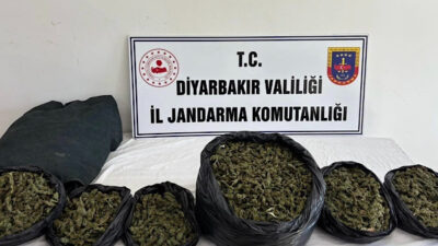 Diyarbakır İl Jandarma Komutanlığı ekiplerince uyuşturucu madde ticareti yapan, nakleden