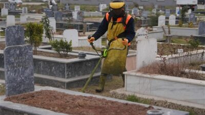 Düzce Belediyesi, yaklaşan Ramazan Bayramı öncesinde şehir genelinde temizlik ve