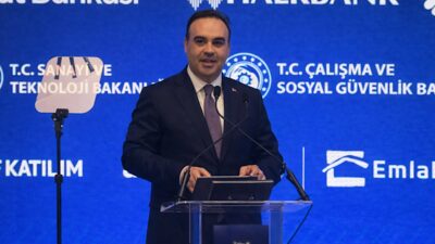 Sanayi ve Teknoloji Bakanı Mehmet Fatih Kacır, bakanlık çalışanlarıyla iftar