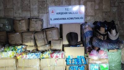 Kırşehir’de jandarma ekiplerince gerçekleştirilen denetimde çok sayıda kaçak ürün ele