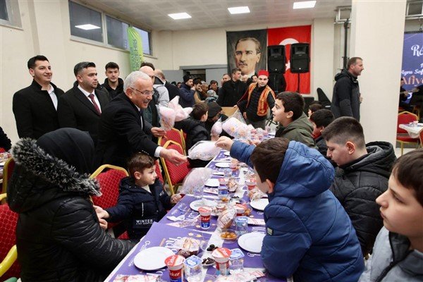 Ordu Büyükşehir Belediyesi, Ramazan ayı kapsamında Çaybaşı’nda iftar programı düzenledi.