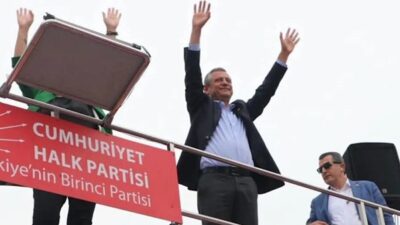 Cumhuriyet Halk Partisi (CHP) Genel Başkanı Özgür Özel, Aktekke Meydanı’nda