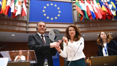 Avrupa Bölgeler Komitesi’nin demokrasi ve insan onuru adına verdiği saygın