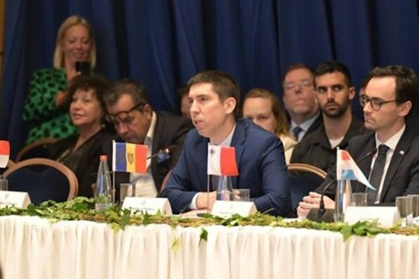 Kişinev, 15 Mart (Hibya)-Moldova Dışişleri Bakanı Mihai Popşoi, geçtiğimiz hafta