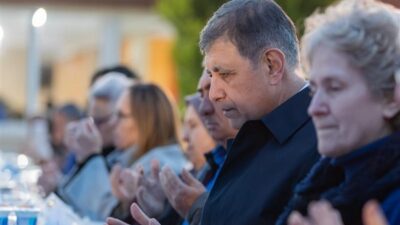 İzmir Büyükşehir Belediye Başkanı Cemil Tugay, Güzelbahçe’de düzenlenen iftar programında